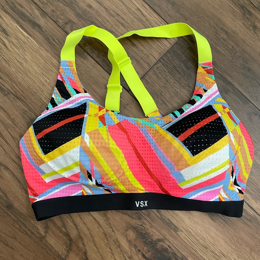 Victoria’s Secret sport 34d never worn